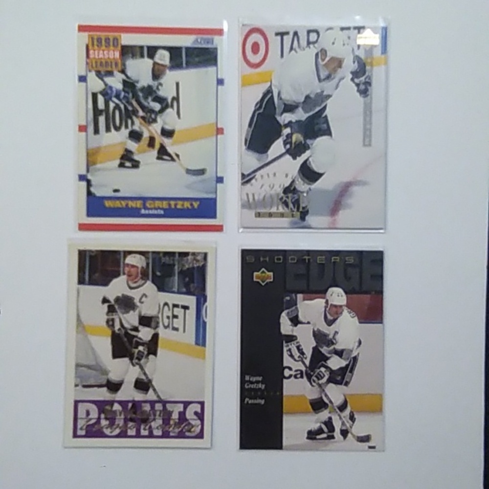 Wayne Gretzky hockey cards / The Great One / Number 99 / Best All Time Player